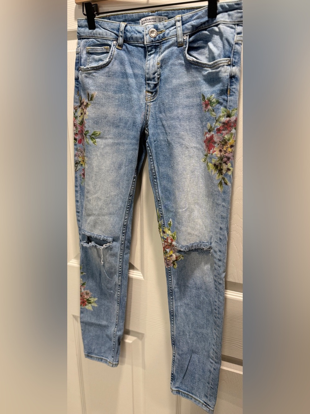 Zara Basic Floral Print Distressed Skinny Jeans Size 4 EU 36 Light Wash Denim - Picture 5 of 11